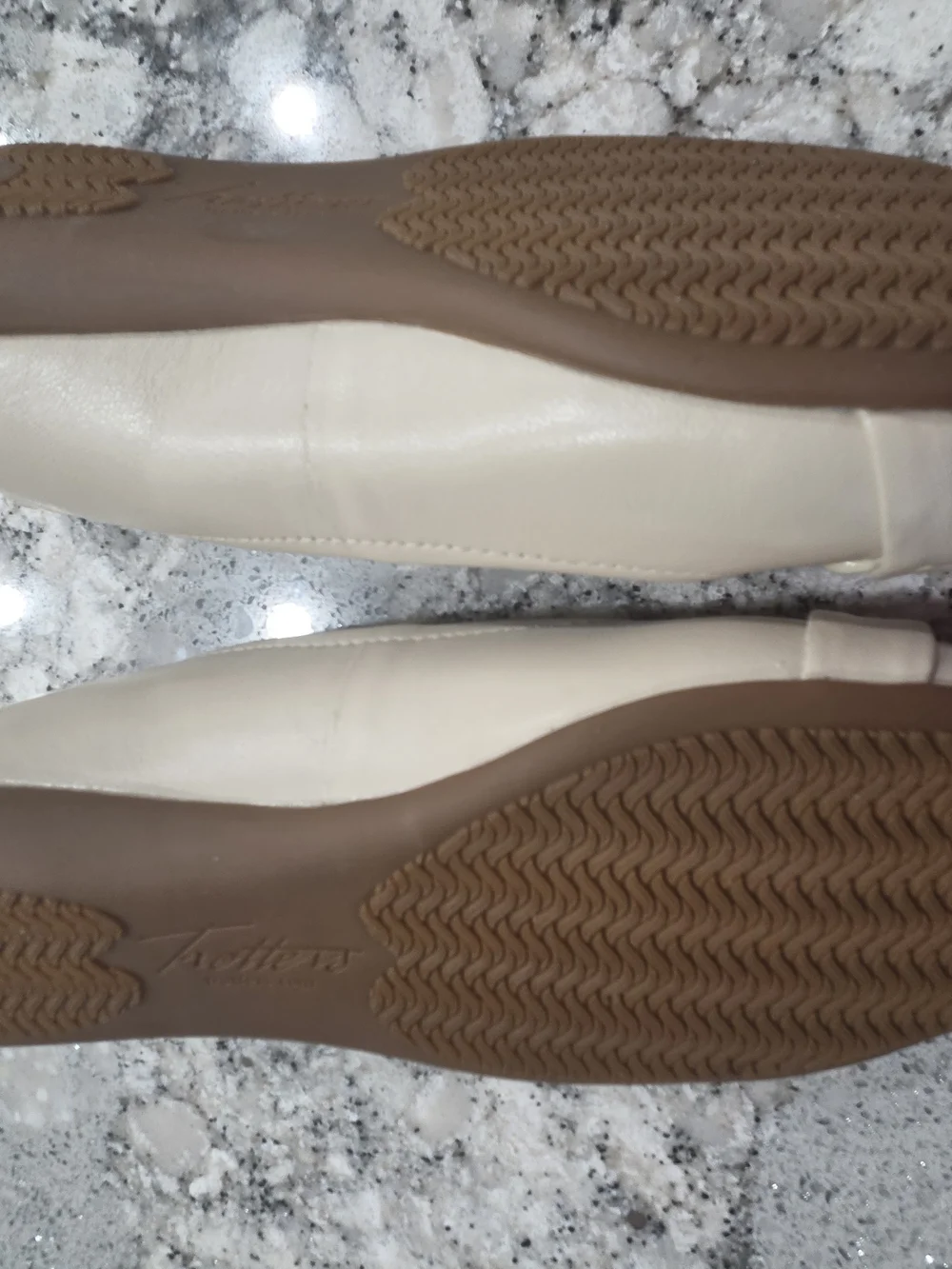 Trotters Cream Leather Ballet Flats with Marbled Buckle